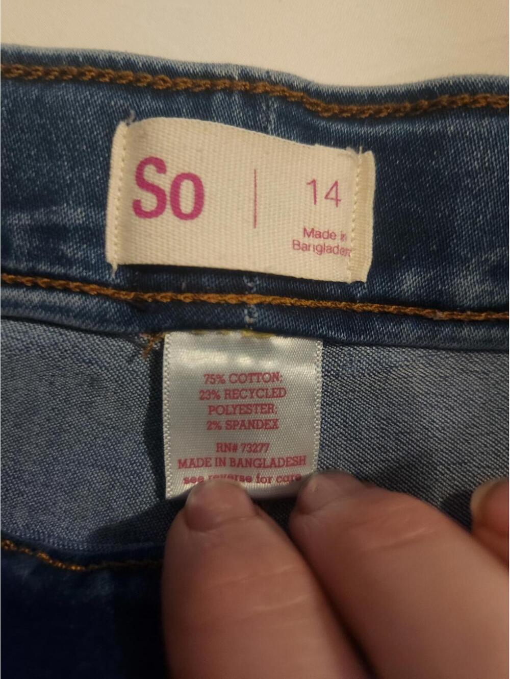 SO pull on Jeans. Girls Size 14. 25 inch inseam. Stretchy and comfortable - Picture 2 of 4